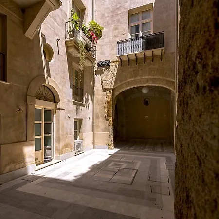 Dimora Tomasi Bed & Breakfast 3*