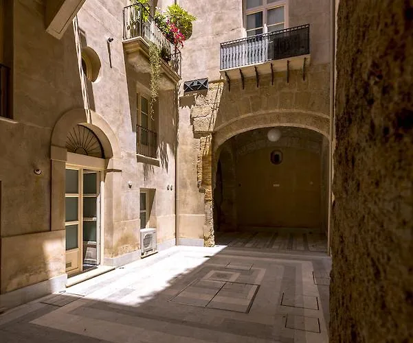 Dimora Tomasi Bed & Breakfast 3*